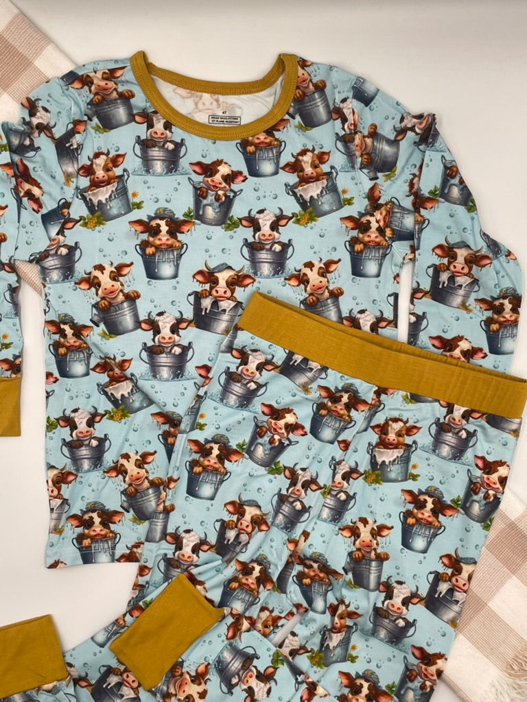 2pcs Bamboo Winter sets | Cows in bath